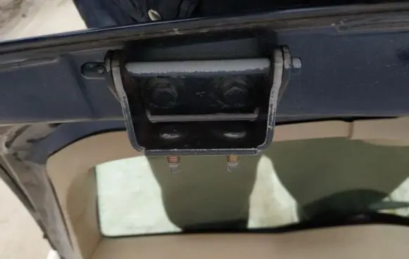 Ford Mondeo Mk III Tailgate/trunk/boot hinge