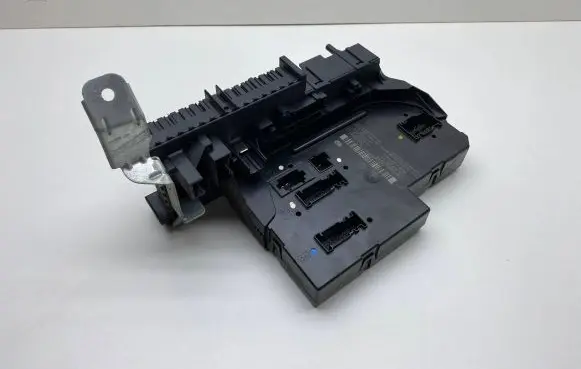 Mercedes-Benz C W204 SAM control unit 2049006401 2045458932 5DK009225-49