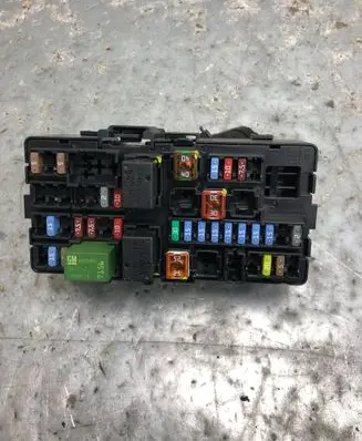 Opel Karl Fuse module JB5203245 JB520324-5