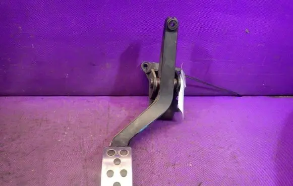 Ford Focus C-MAX Accelerator throttle pedal