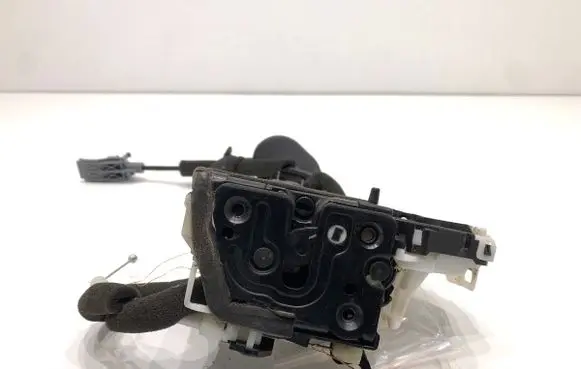 Renault Arkana Rear door lock 
