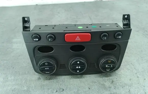 Alfa Romeo GT Climate control/heater control trim 01560513720
