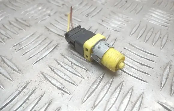 Brake pedal sensor switch