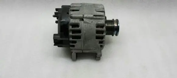 Audi A1 Generator/alternator 04E903023K