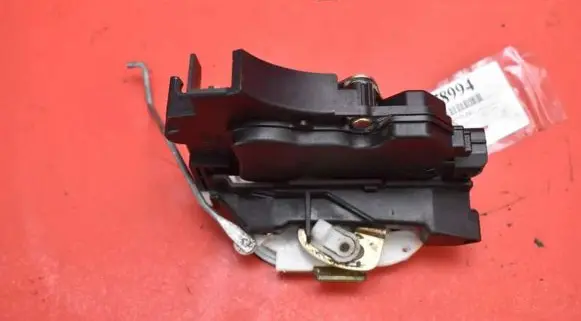 Mitsubishi Outlander Front door lock