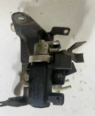 BMW 5 F10 F11 Turbo solenoid valve 70088704