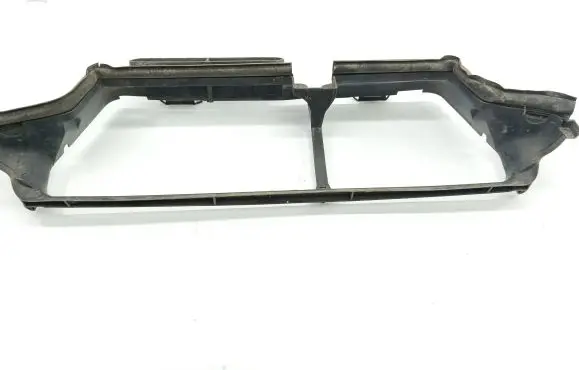 Volvo V70 Intercooler air guide/duct channel