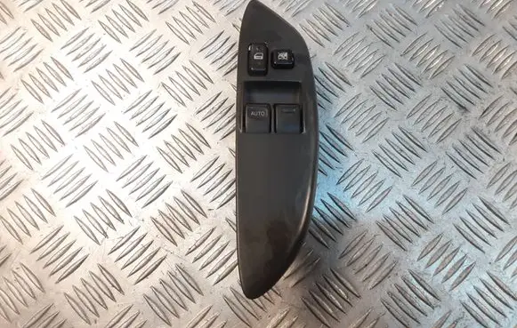 Toyota Yaris Central locking switch button 0115V35
