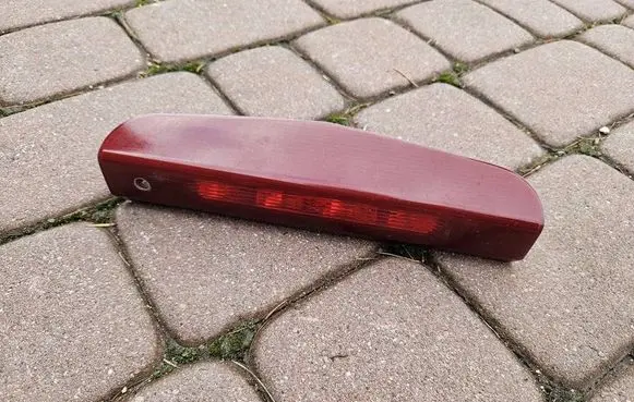 Opel Corsa E Third/center stoplight 13188045-