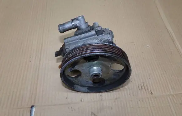 Citroen C5 Power steering pump 9636086580