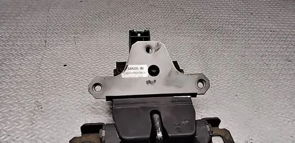 Volvo V50 Tailgate/trunk/boot lock/catch/latch 31335047