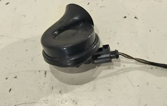 Mercedes-Benz E W211 Horn signal A28657625