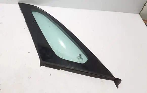 Fiat 500L Front triangle window/glass 51957746