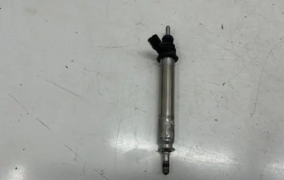 Mercedes-Benz E W213 Fuel injector A2560705600