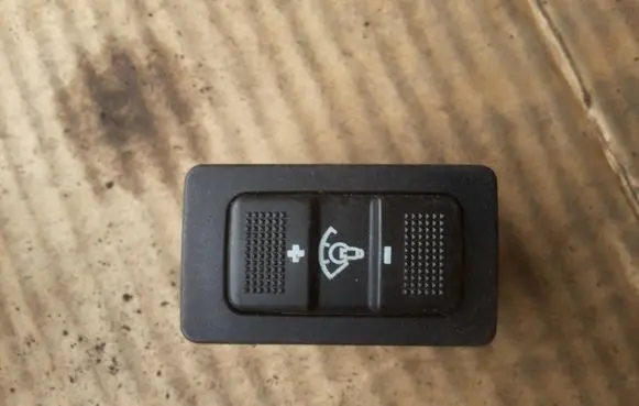 Ford Maverick Fog light switch 