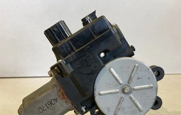 Mitsubishi Outlander Rear door window regulator motor MR573886RH