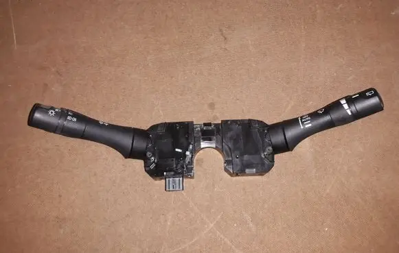 Nissan Murano Z51 Wiper turn signal indicator stalk/switch 14A01 11Y21