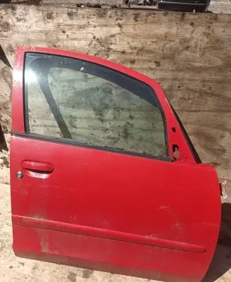 Mitsubishi Colt Front door