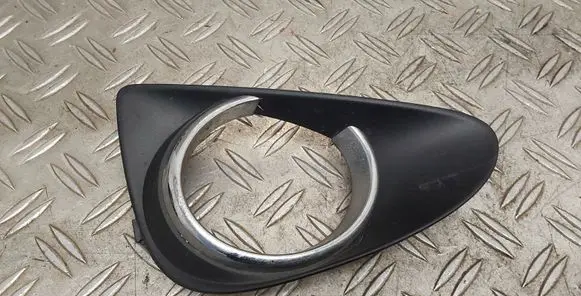 Toyota Yaris Front fog light trim/grill 520300D030 814810D220