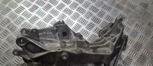 Audi A4 S4 B5 8D Engine mounting bracket 058145523