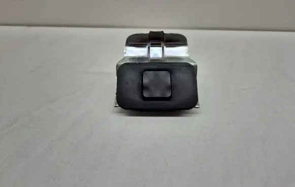 Toyota RAV 4 (XA40) Tailgate opening switch 8306