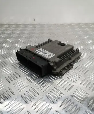 KIA Sportage Engine control unit/module 391152FGG5 EDC17C57 0281032639