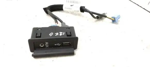 Renault Latitude (L70) AUX in-socket connector 280232969R 253A41257R