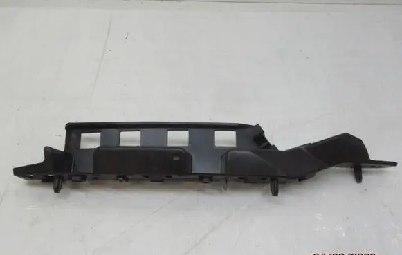 Citroen DS7 Crossback Fender mounting bracket 9816814780