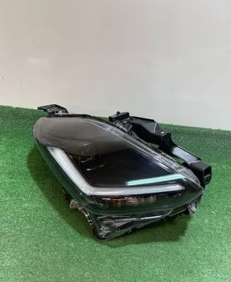 Suzuki Swift IV Headlight/headlamp W7091