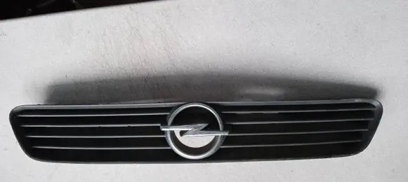 Opel Astra G Front grill 90588120