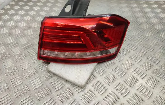 Volkswagen PASSAT B8 Rear/tail lights 3G9945312