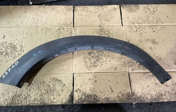 Volvo XC70 Rear arch trim 31283107