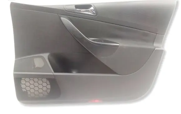 Volkswagen PASSAT B6 Front door card panel trim 3C1867012