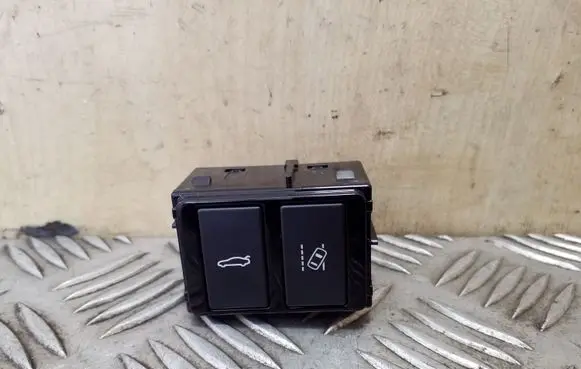 Tailgate opening switch