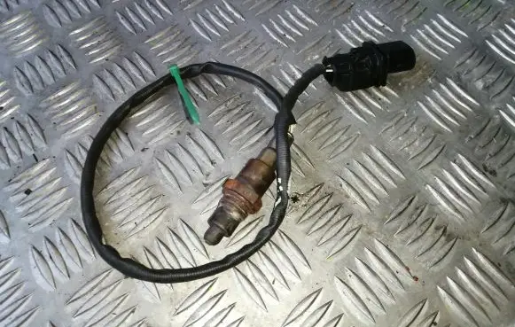BMW M5 F90 Lambda probe sensor 8043677 0258037005
