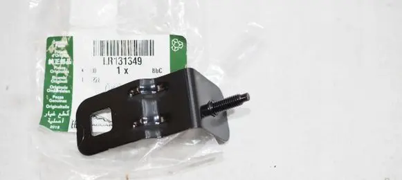 Land Rover Defender Fender mounting bracket LR131349