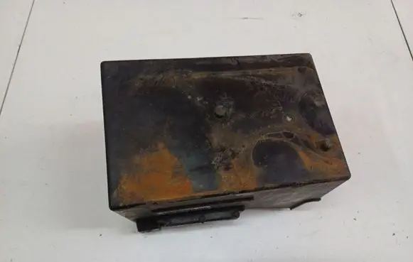 Battery box tray