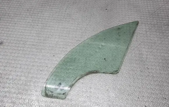 Citroen C3 Front triangle window/glass 