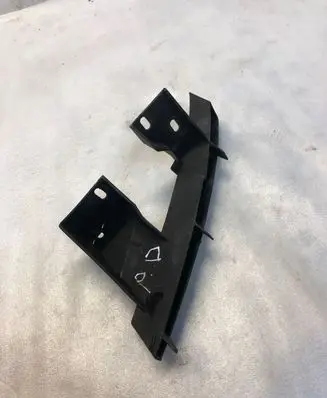 Audi Q7 4L Front bumper mounting bracket 4l0807334