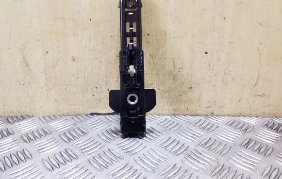 Audi Q7 4L Seat belt adjustment rail 8E0857833F