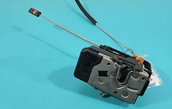 Opel Meriva A Front door lock 13203899 IMPRK1568612
