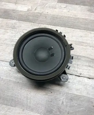 Volvo XC70 Rear door speaker 30657445 16W04