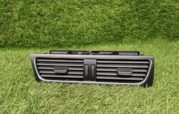 Audi A4 S4 B8 8K Dash center air vent grill 8T1820951C