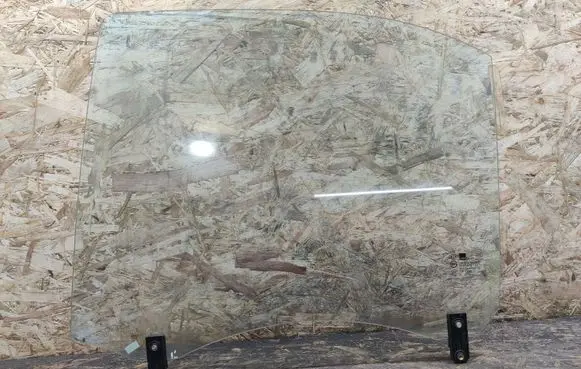 KIA Sorento Rear door window glass