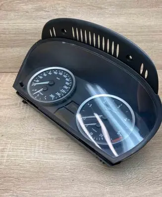 BMW 5 E60 E61 Speedometer (instrument cluster) 6937618 110080213