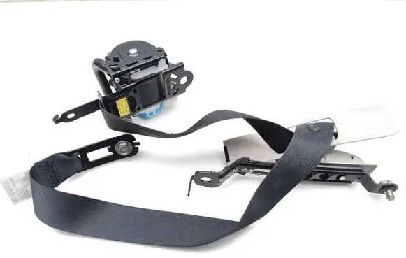 Mazda 3 III Front seatbelt TKAH2EH947 0589P1000146