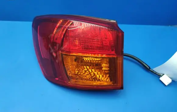 Lexus IS 220D-250-350 Rear/tail lights E111183