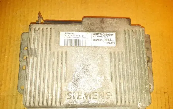 Renault Scenic I Engine control unit/module S113717113D 00191838460476798131 HOM7700868304