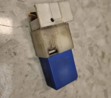 Nissan X-Trail T30 Other relay 2523079915