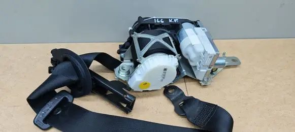 Mercedes-Benz ML W166 Front seatbelt A1668603586